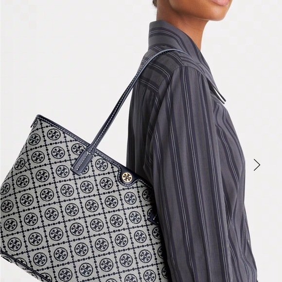 TORY BURCH T MONOGRAM ZIP TOTE - Picture 2 of 16